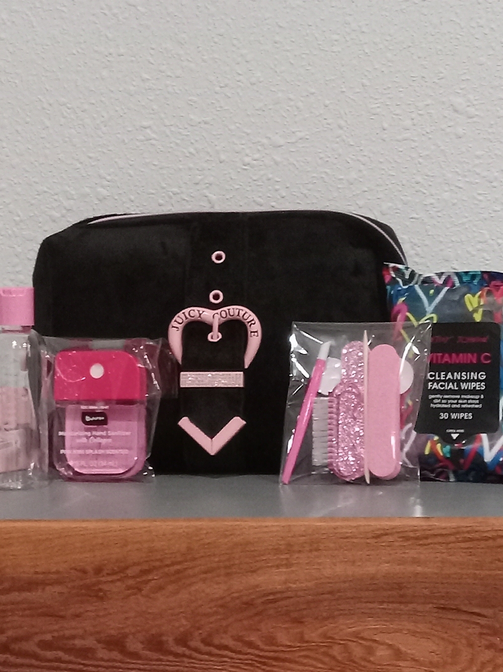 Womens Juicy Couture Black & Pink Cosmetic Bag with Beauty Accessories